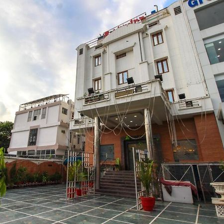 Babian Inn Lucknow Zewnętrze zdjęcie